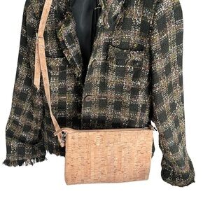 Chic and Stylish Cork Inspired Crossbody Bag - Tan
Versatile, Long Strap